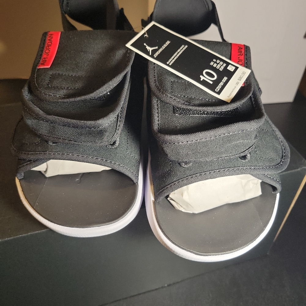Jordan sandles sz 10